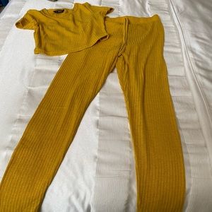 2pc crop top with matching leggings